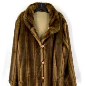 Fully reversible faux fur coat